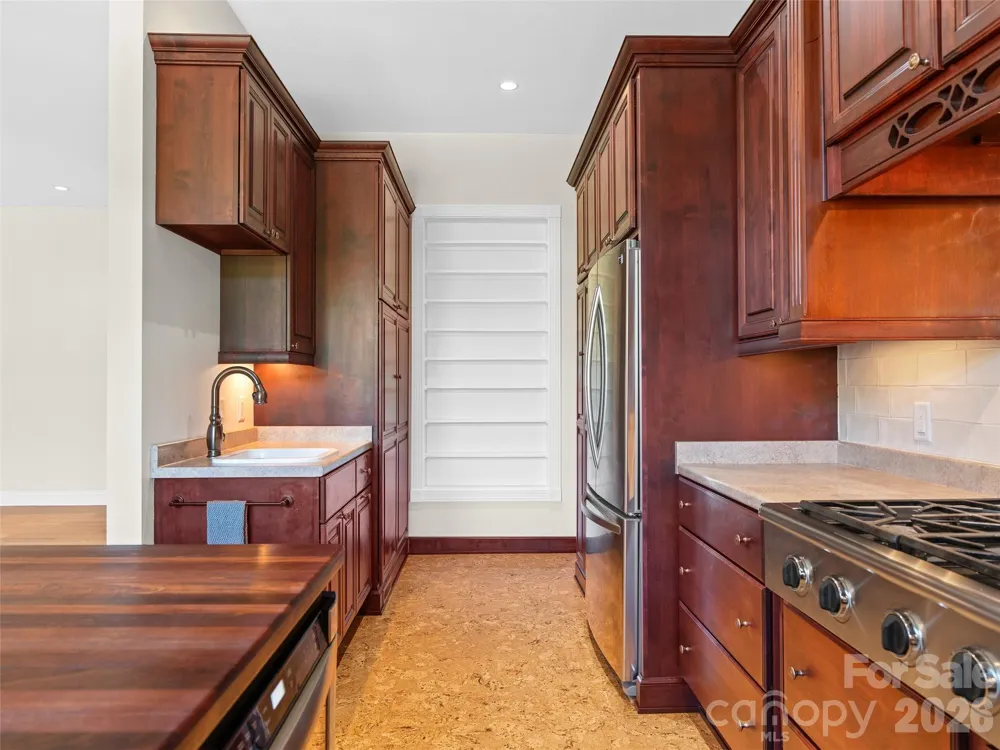 16 Chickadee Lane Fairview, NC 28730