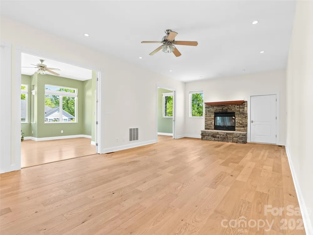 16 Chickadee Lane Fairview, NC 28730