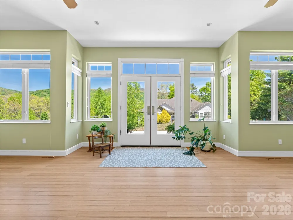16 Chickadee Lane Fairview, NC 28730