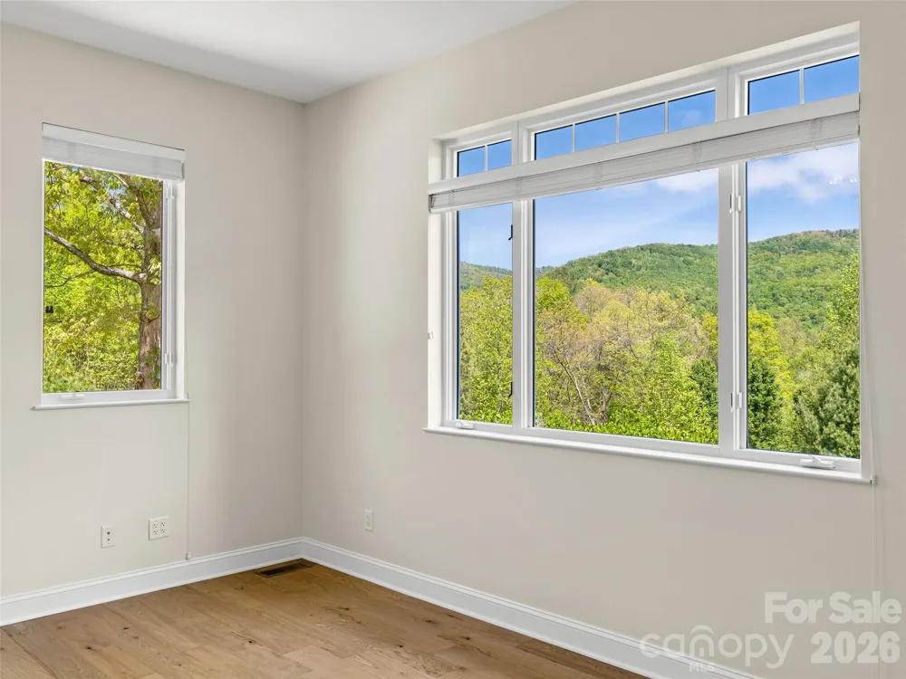 16 Chickadee Lane Fairview, NC 28730
