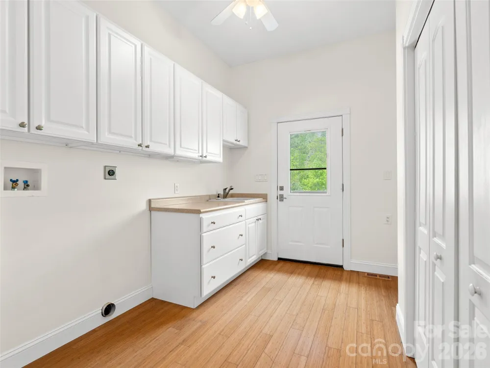 16 Chickadee Lane Fairview, NC 28730