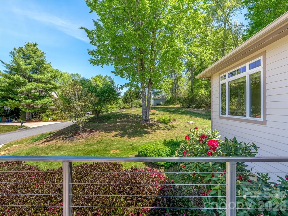 16 Chickadee Lane Fairview, NC 28730