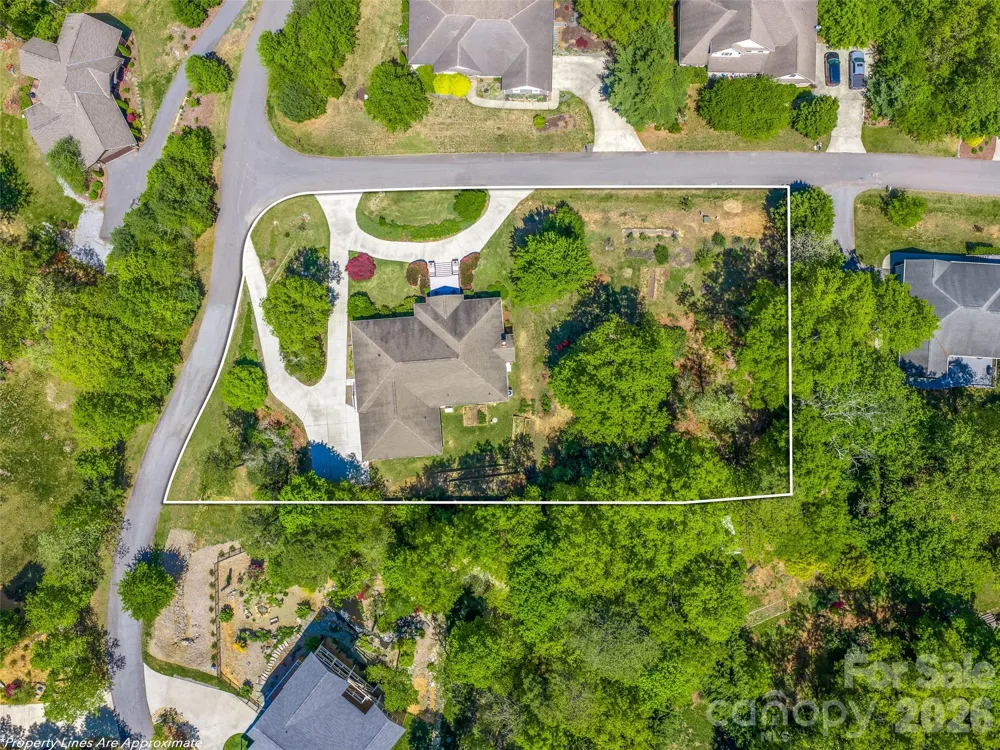 16 Chickadee Lane Fairview, NC 28730