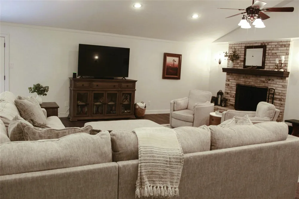 1904 Pine Street Woodville, TX 75979
