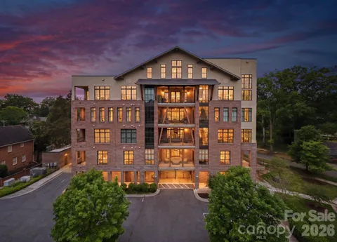2312 Selwyn Avenue #202