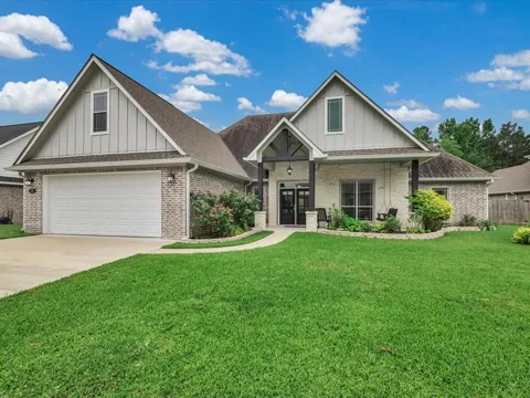 111 Rustic Pines Drive