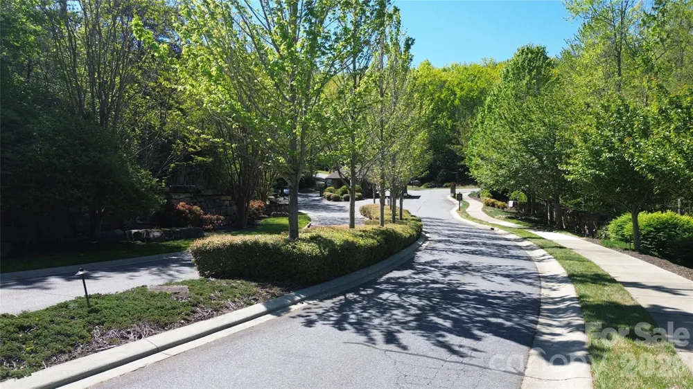 205 Settings Boulevard Black Mountain, NC 28711