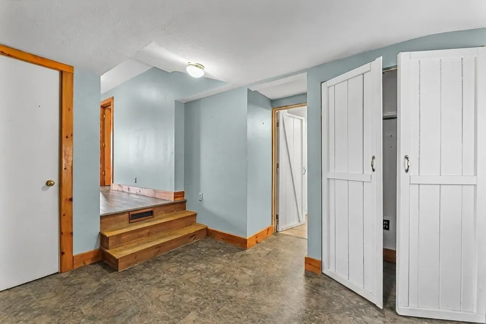 7710 US-31 N Acme Township, MI 49690
