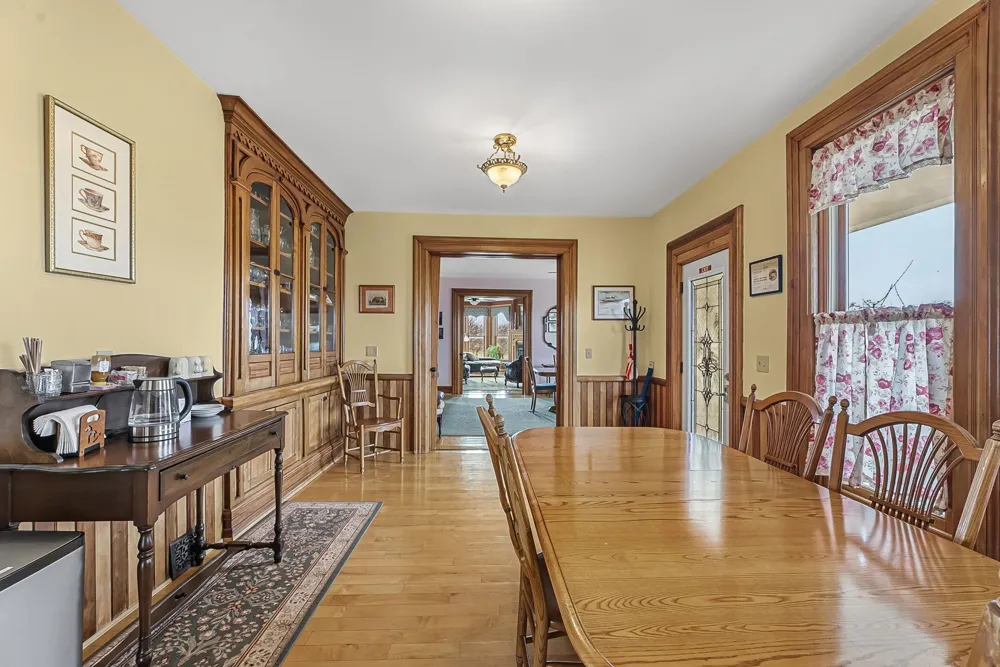 7710 US-31 N Acme Township, MI 49690