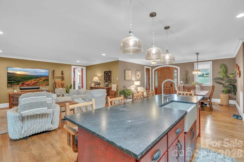 811 Linhigh Drive Newland, NC 28657