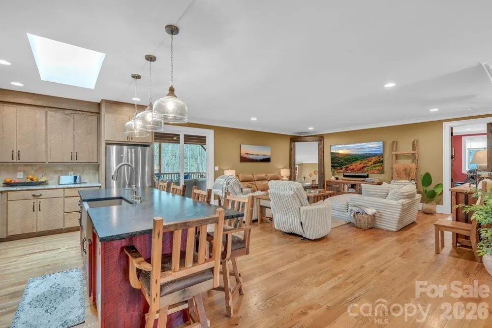 811 Linhigh Drive Newland, NC 28657