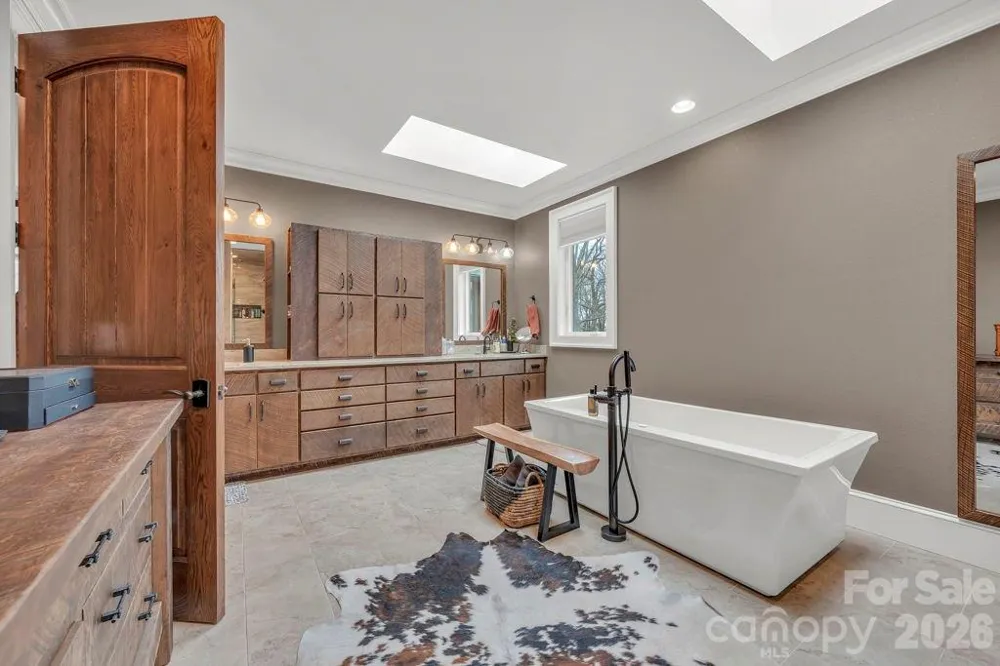 811 Linhigh Drive Newland, NC 28657