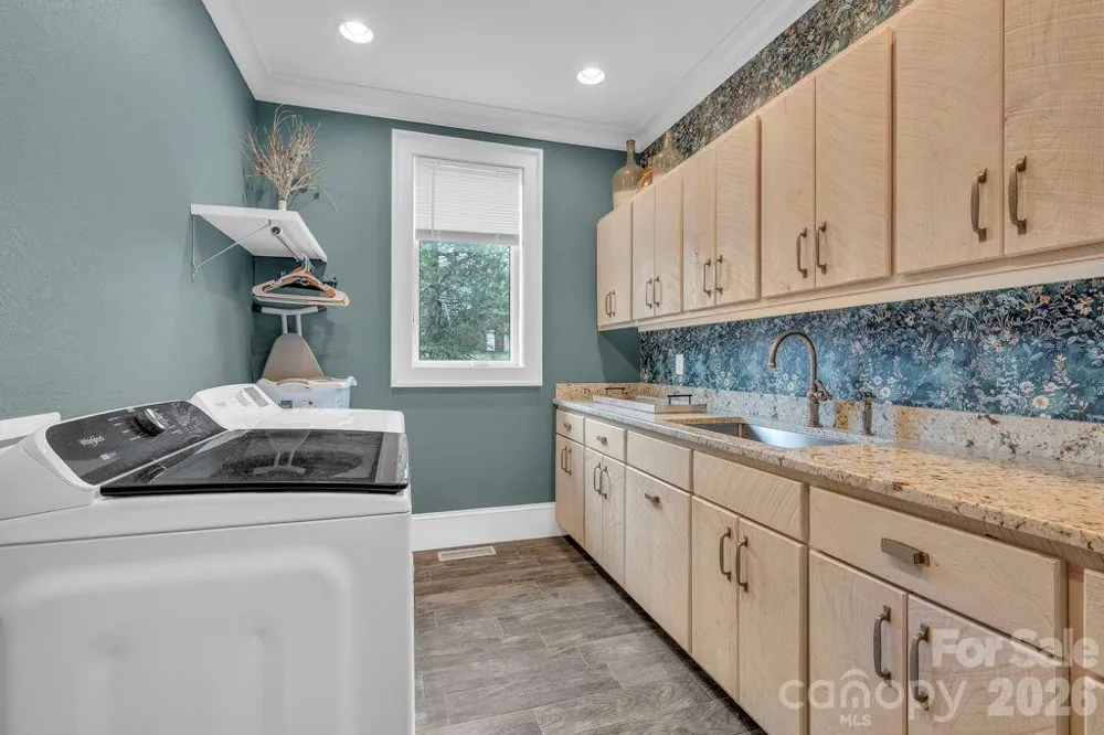 811 Linhigh Drive Newland, NC 28657