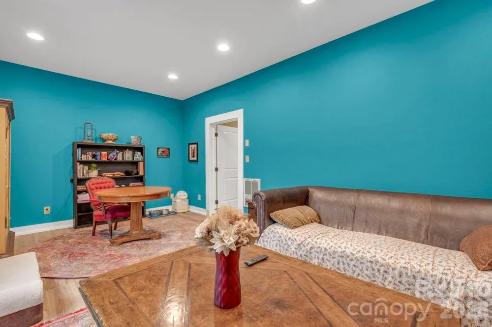 811 Linhigh Drive Newland, NC 28657