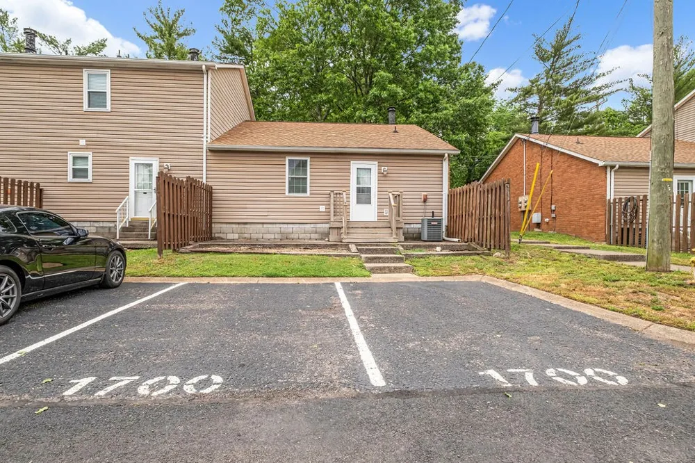 430 Walton Ferry Rd #1700 Hendersonville, TN 37075