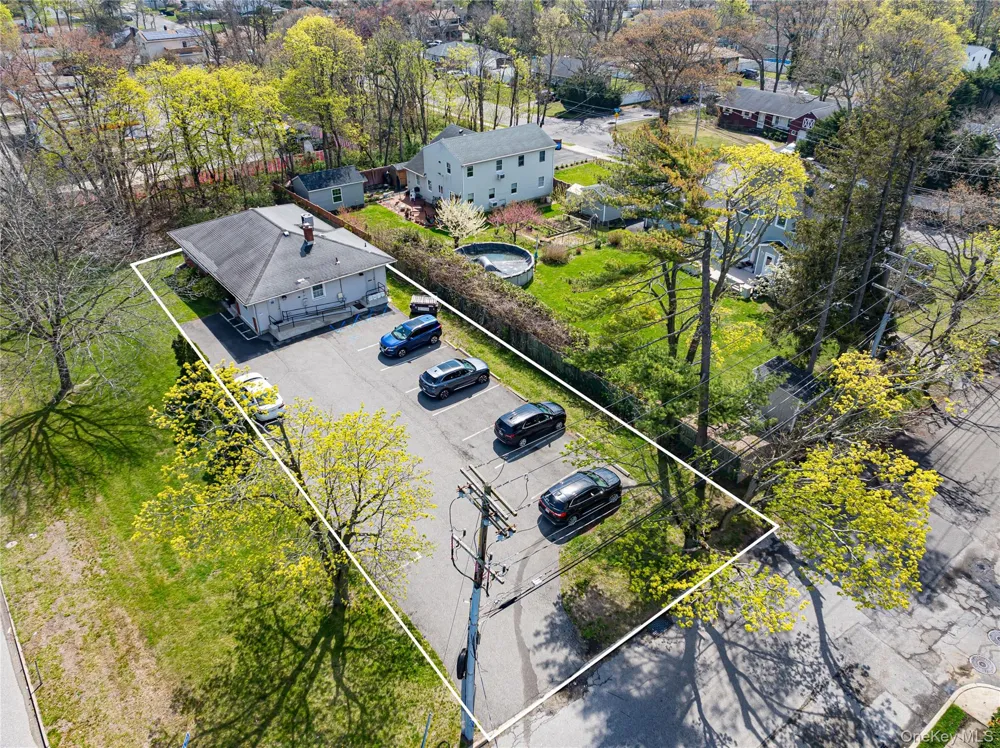 3250 Sunrise Highway East Islip, NY 11730