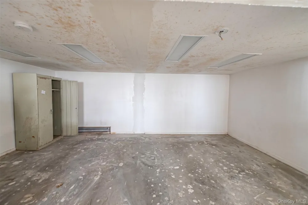 3250 Sunrise Highway East Islip, NY 11730