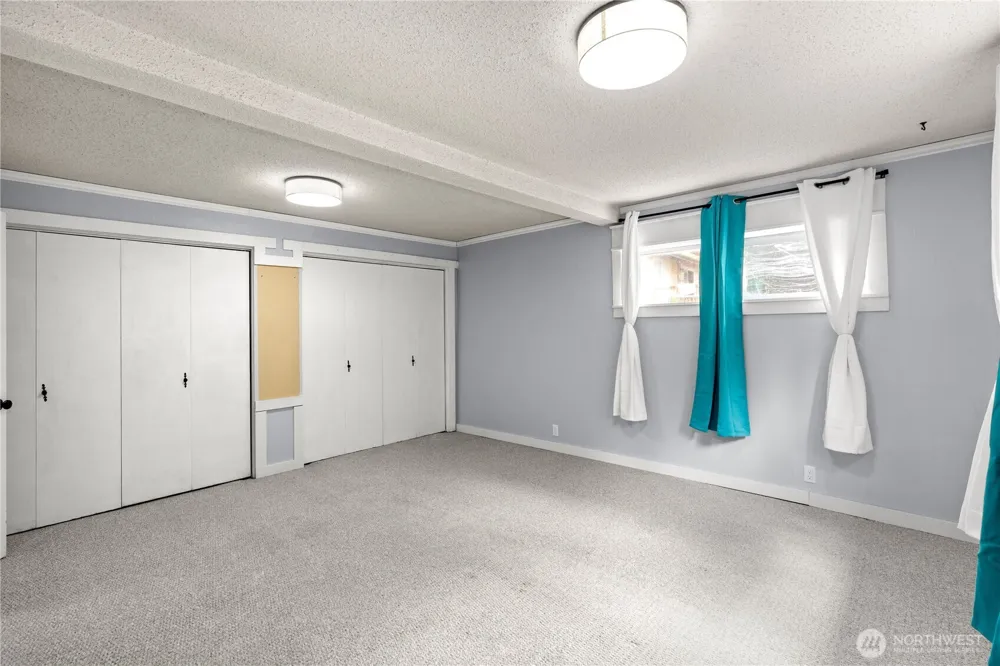 279 Holly Lane Cosmopolis, WA 98537