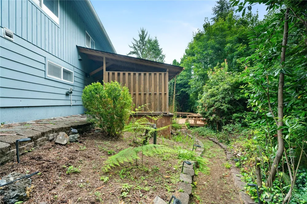 279 Holly Lane Cosmopolis, WA 98537
