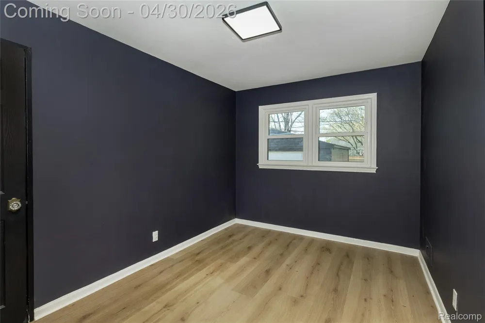 514 Greenwood Street Inkster City, MI 48141