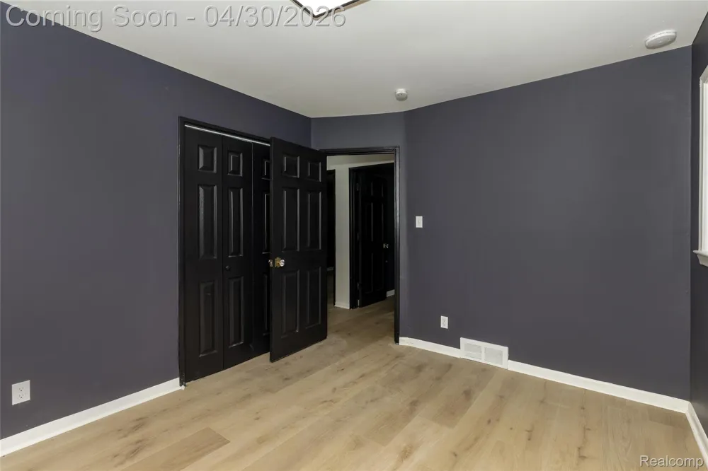 514 Greenwood Street Inkster City, MI 48141