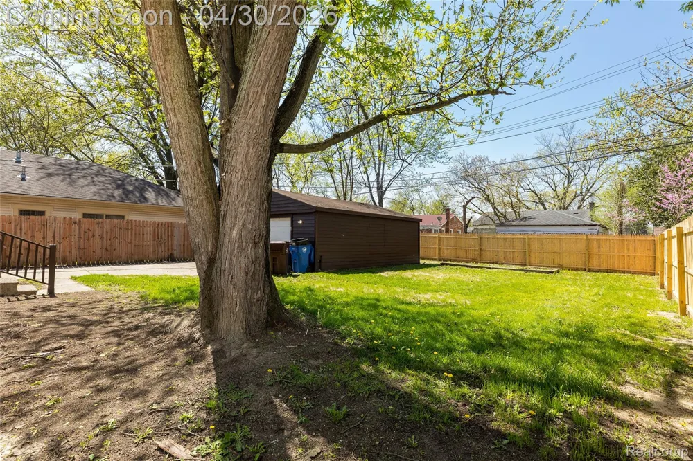 514 Greenwood Street Inkster City, MI 48141