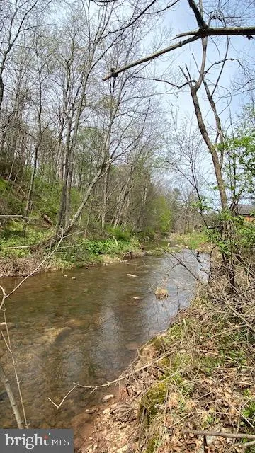 201 HOOVER ROAD Waterfall, PA 16689