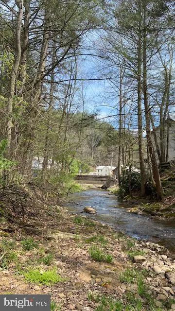 201 HOOVER ROAD Waterfall, PA 16689