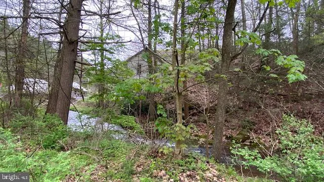 201 HOOVER ROAD Waterfall, PA 16689
