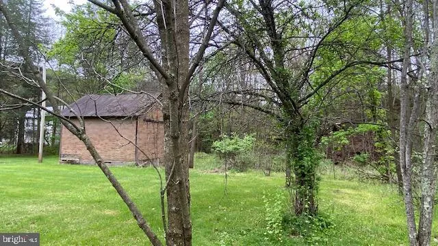 201 HOOVER ROAD Waterfall, PA 16689