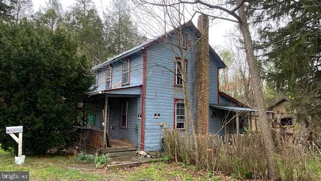 201 HOOVER ROAD Waterfall, PA 16689