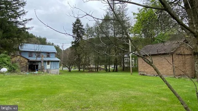 201 HOOVER ROAD Waterfall, PA 16689
