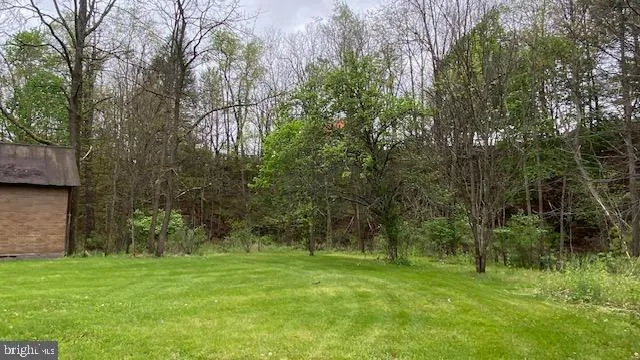 201 HOOVER ROAD Waterfall, PA 16689
