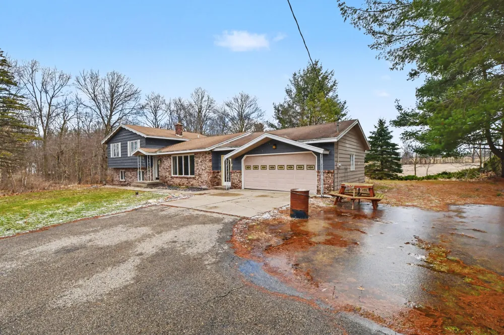 11400 Tefft Avenue NE Courtland Township, MI 49341