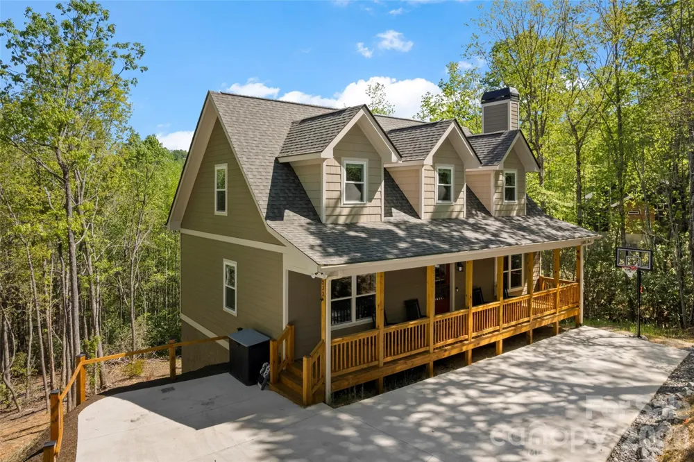 233 Arcadia Falls Way Black Mountain, NC 28711