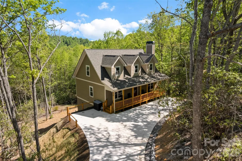 233 Arcadia Falls Way Black Mountain, NC 28711