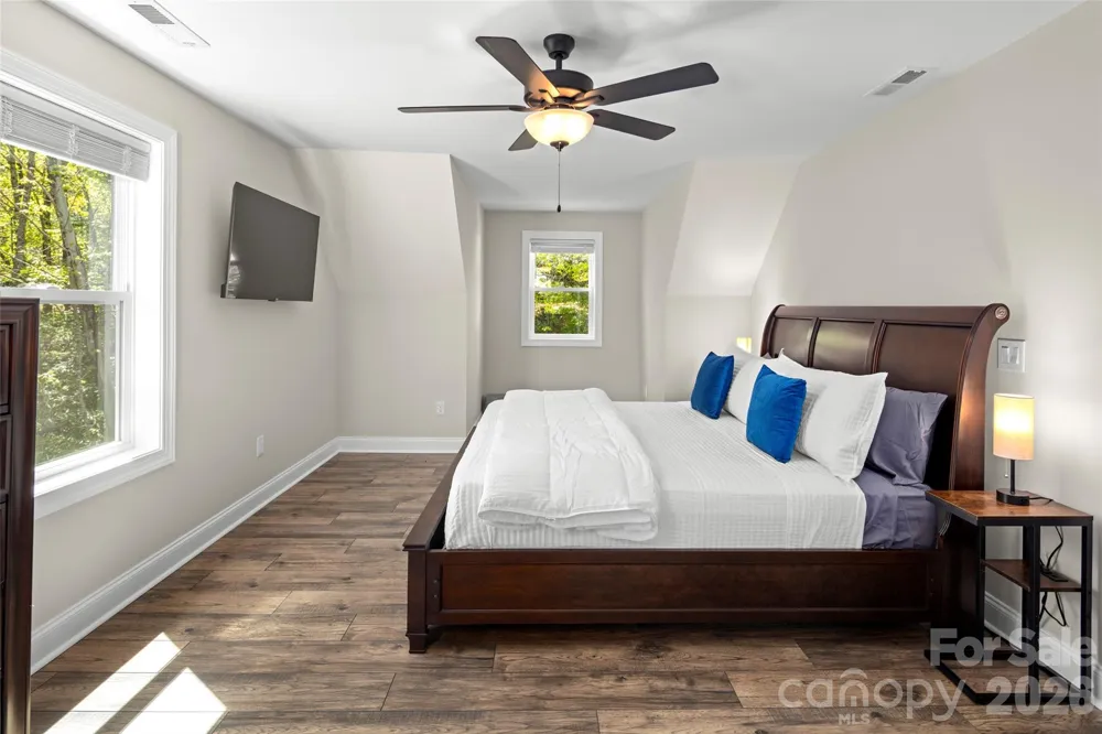 233 Arcadia Falls Way Black Mountain, NC 28711
