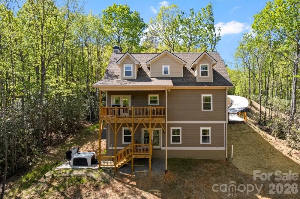 233 Arcadia Falls Way Black Mountain, NC 28711