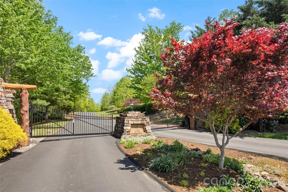 233 Arcadia Falls Way Black Mountain, NC 28711