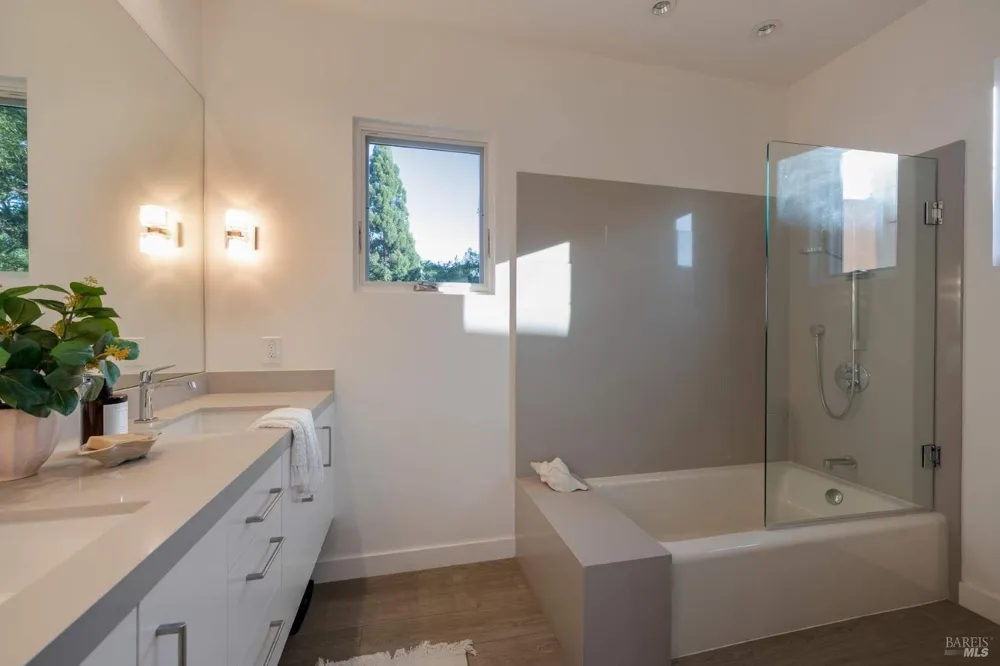 942 Country Club Lane Sonoma, CA 95476