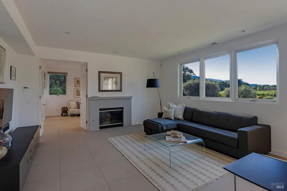 942 Country Club Lane Sonoma, CA 95476