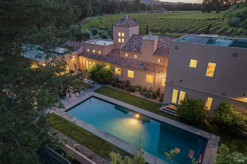 942 Country Club Lane Sonoma, CA 95476