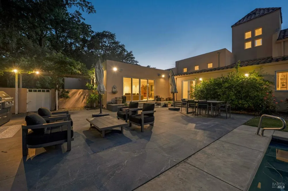 942 Country Club Lane Sonoma, CA 95476