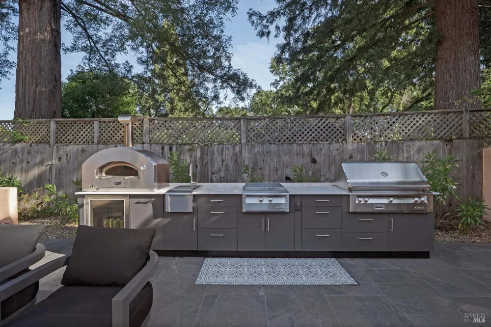 942 Country Club Lane Sonoma, CA 95476