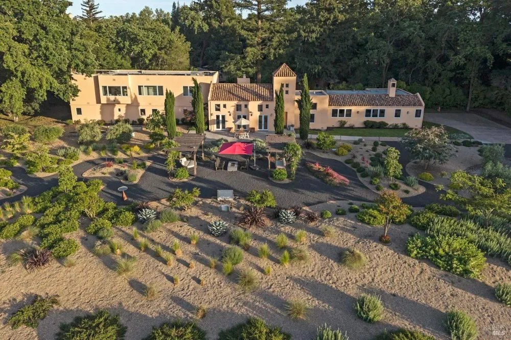 942 Country Club Lane Sonoma, CA 95476