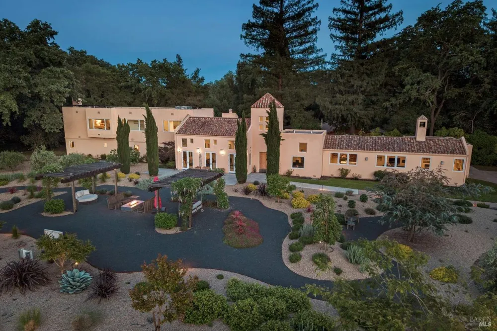 942 Country Club Lane Sonoma, CA 95476