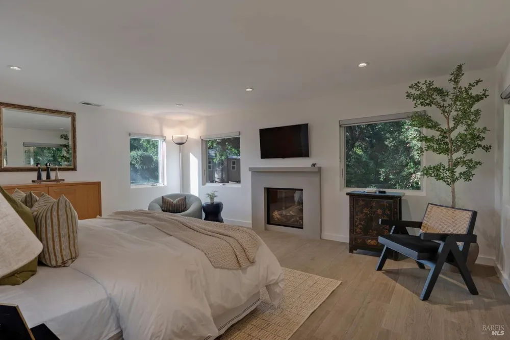 942 Country Club Lane Sonoma, CA 95476