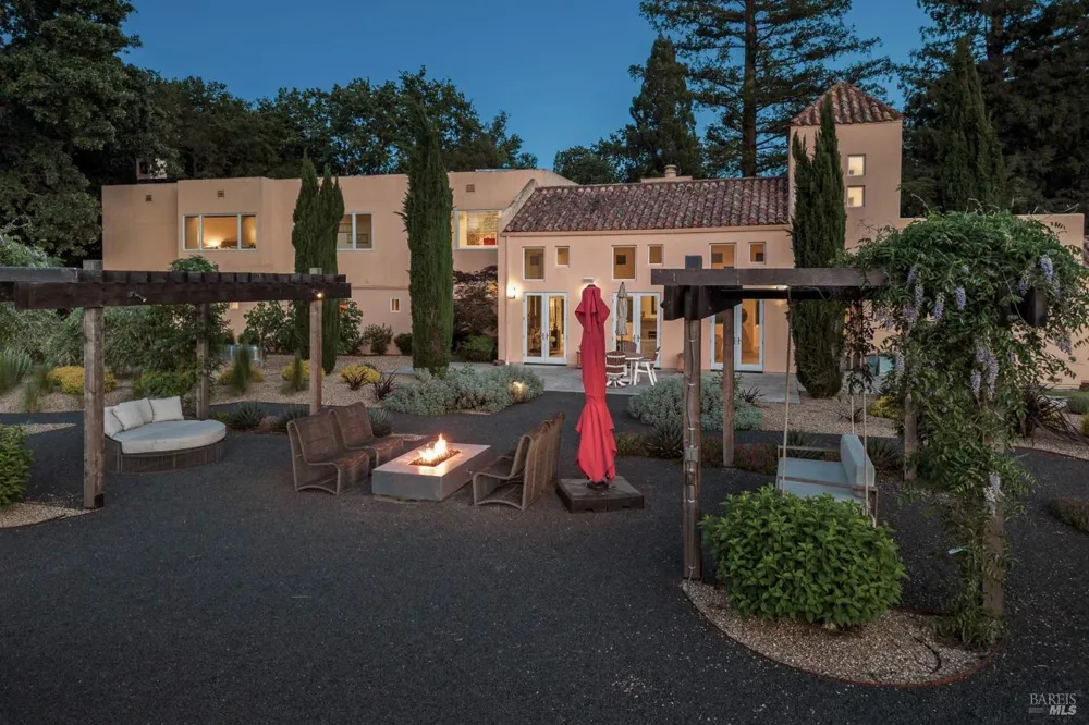 942 Country Club Lane Sonoma, CA 95476
