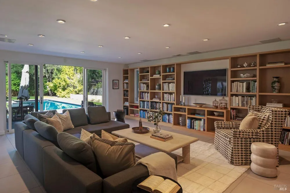 942 Country Club Lane Sonoma, CA 95476