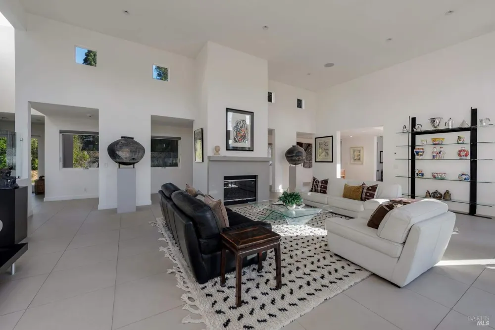 942 Country Club Lane Sonoma, CA 95476